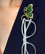 Load image into Gallery viewer, 2-in-1 Magnetic Brooch-Glasses Holder Elegant & Unique Glasses Holder