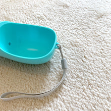 Load image into Gallery viewer, 550ML Dog Cat Pet Water Bottle Drinking Portable Outdoor Travel Cup Feeder