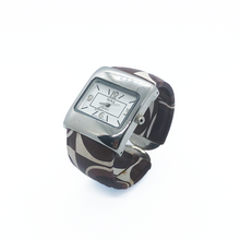 Load image into Gallery viewer, Quartz Bangle Bracelet Watch