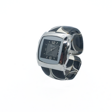 Load image into Gallery viewer, Quartz Bangle Bracelet Watch-Black
